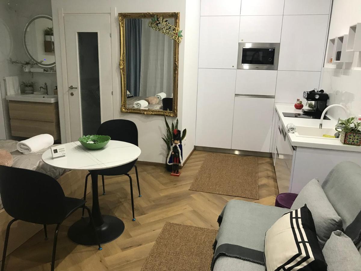 Greatforest Rosehill 2 Apartman -Bmw- 데브레첸 외부 사진
