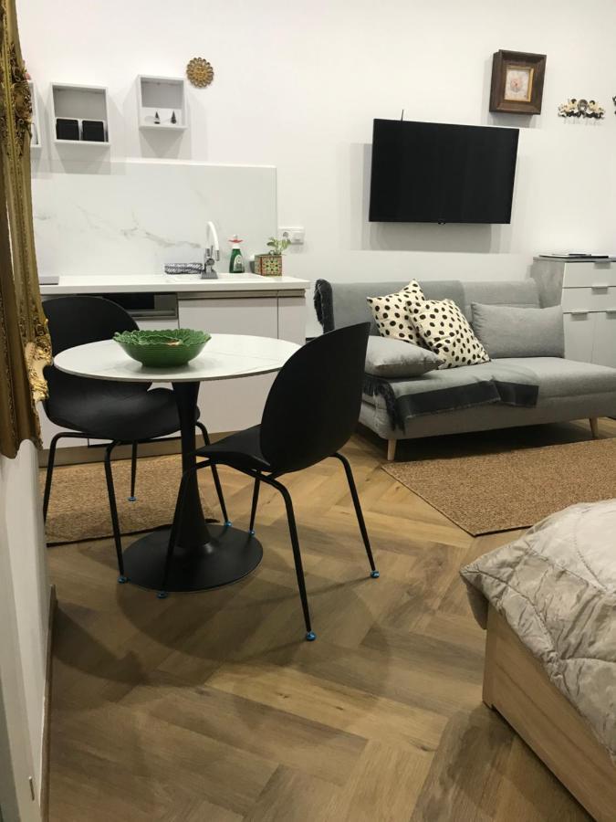 Greatforest Rosehill 2 Apartman -Bmw- 데브레첸 외부 사진
